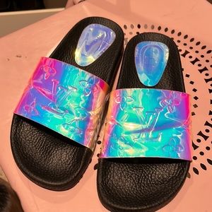 Iridescent slides